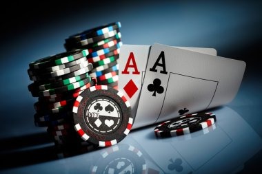 kapan138 mobile app interface showing live-dealer tables and account dashboard